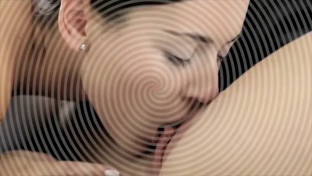 Lesbian lick hypno trance (PMV)