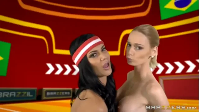 Soccer Game Normal version VS Exclusive Bimbo DLC Limited Edition