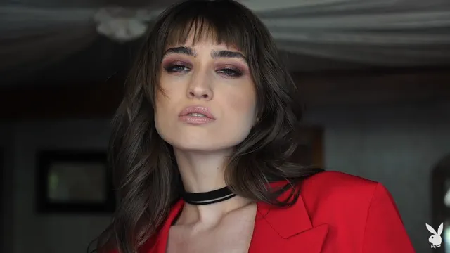Ivy Rose in Wild Thoughts