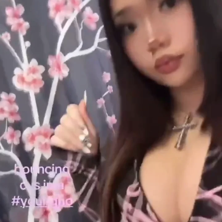Thumbnail at 0:01