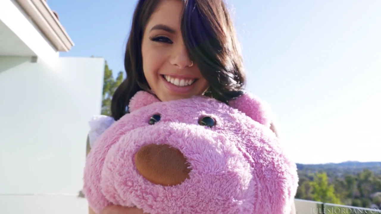 Thumbnail at 0:25