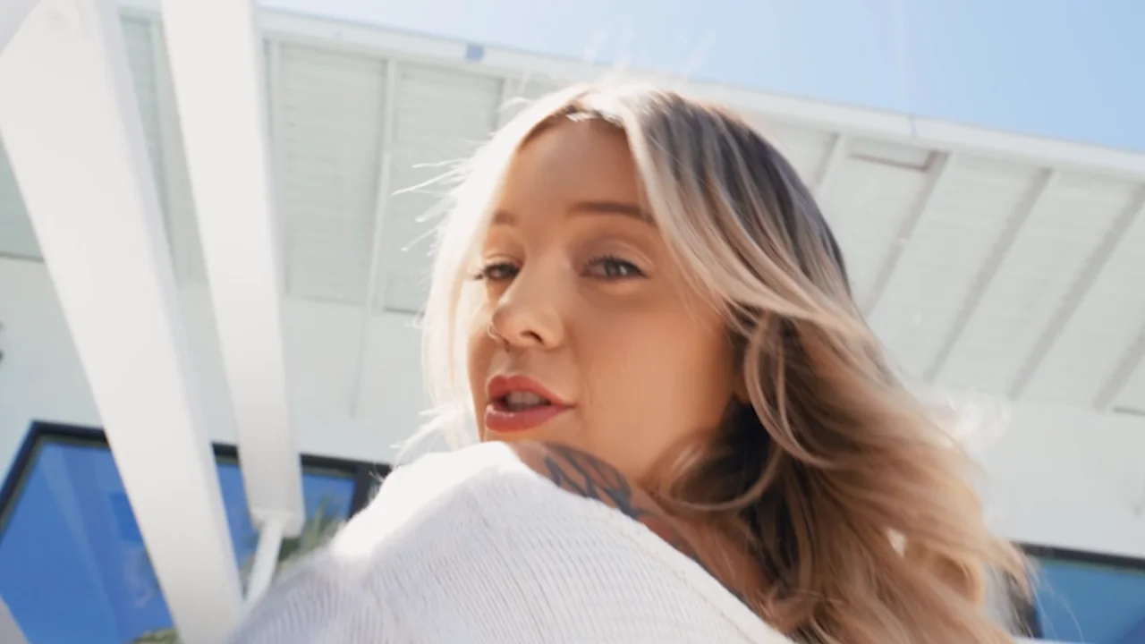 Thumbnail at 0:19